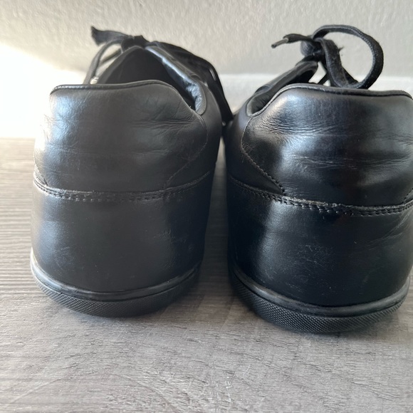 Louis Vuitton Sneakers - Picture 5 of 7